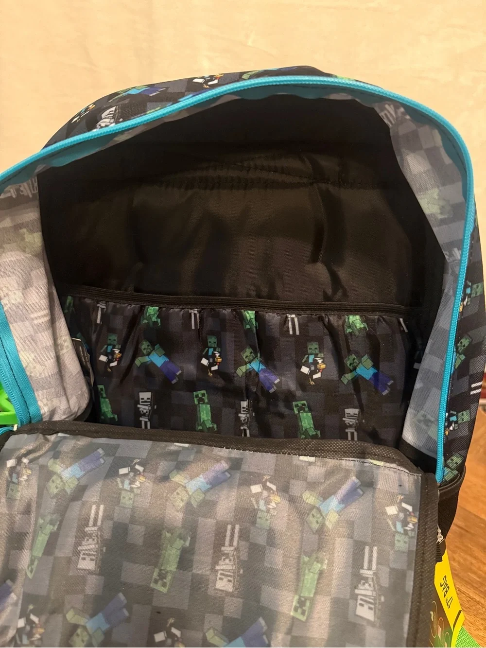 Minecraft 17” Backpack 5-Piece Set with Lunch Kit, Water Bottle & Headphones